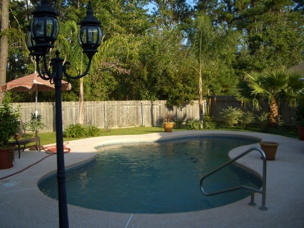 400 sq ft pool